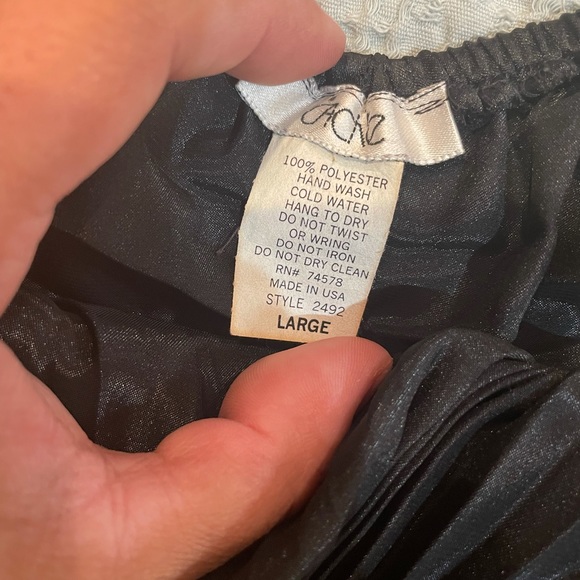 Silk pleated halter.Embellished on front Neverworn - Picture 3 of 4